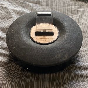 Philips iPhone dock with speaker/charger